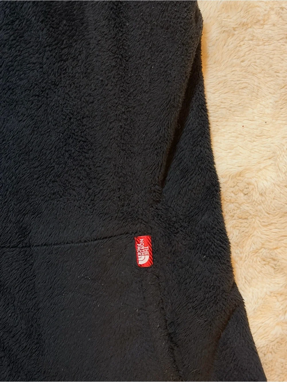 The North Face Women’s Black Fleece Vest Size Medium Full Zip Soft Cozy Layering - Picture 4 of 5